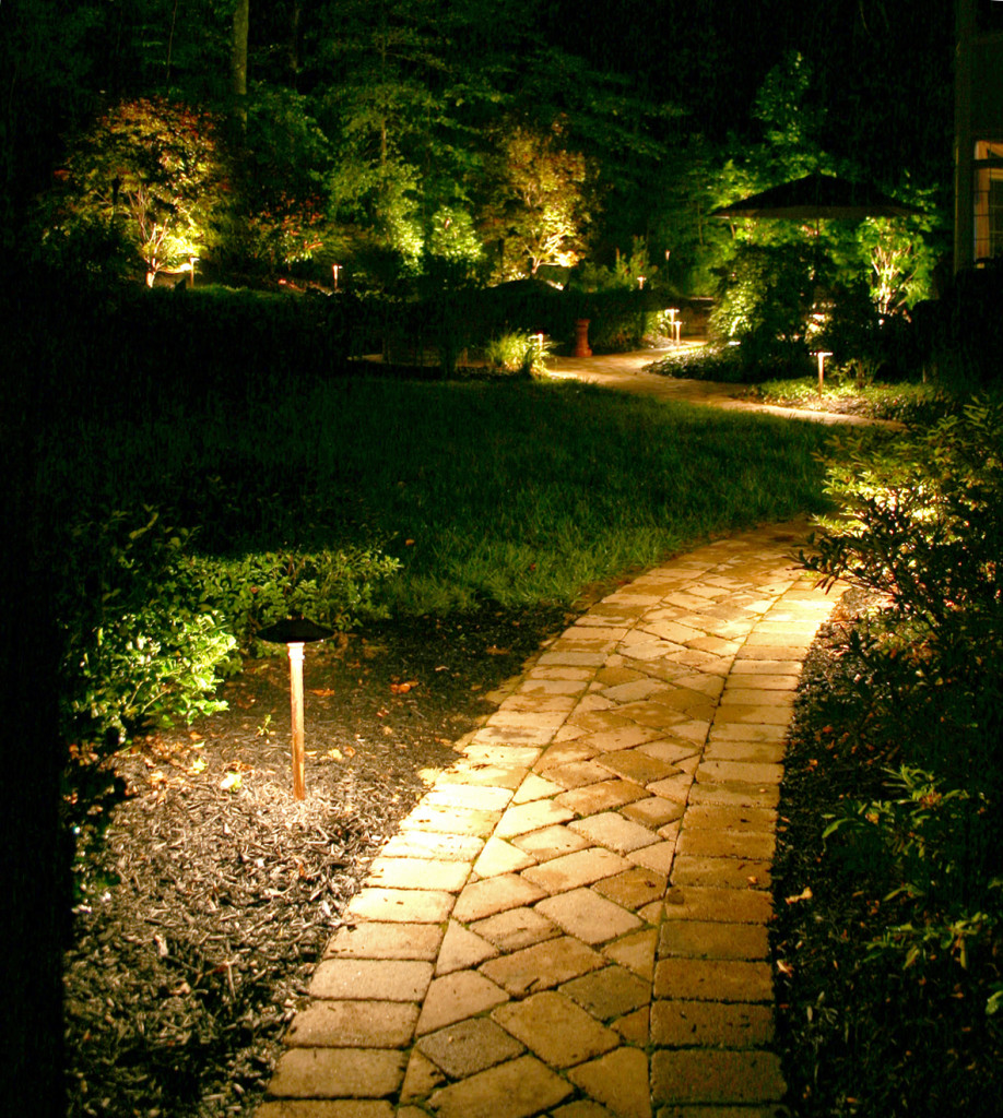 outdoor-landscape-lighting-pathway-lighting-Philadelphia