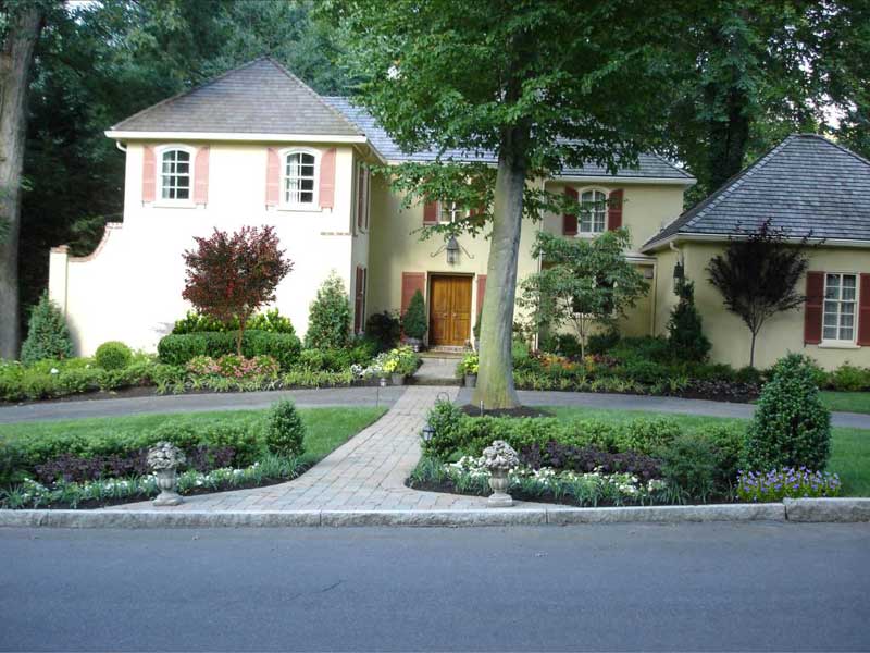 French-influenced garden in Radnor